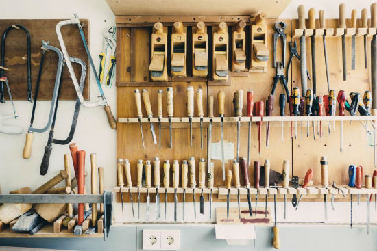 toolds-workshop-screwdrivers-garage-saws-pliers-hammers.jpg