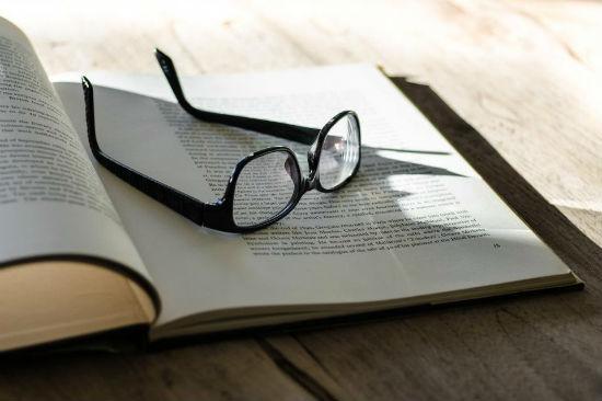 glasses-book-table.jpg